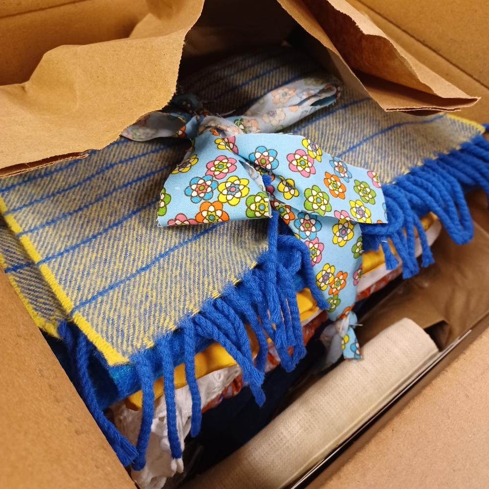 Mystery Box 4 Pieces $20 FREE SHIPPING Vintage & Secondhand Women's Size S, M, L - Picture 2 of 8